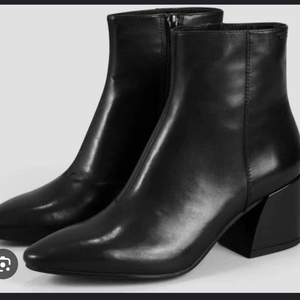 Vagabond | “Olivia” Black Leather Heeled Boots